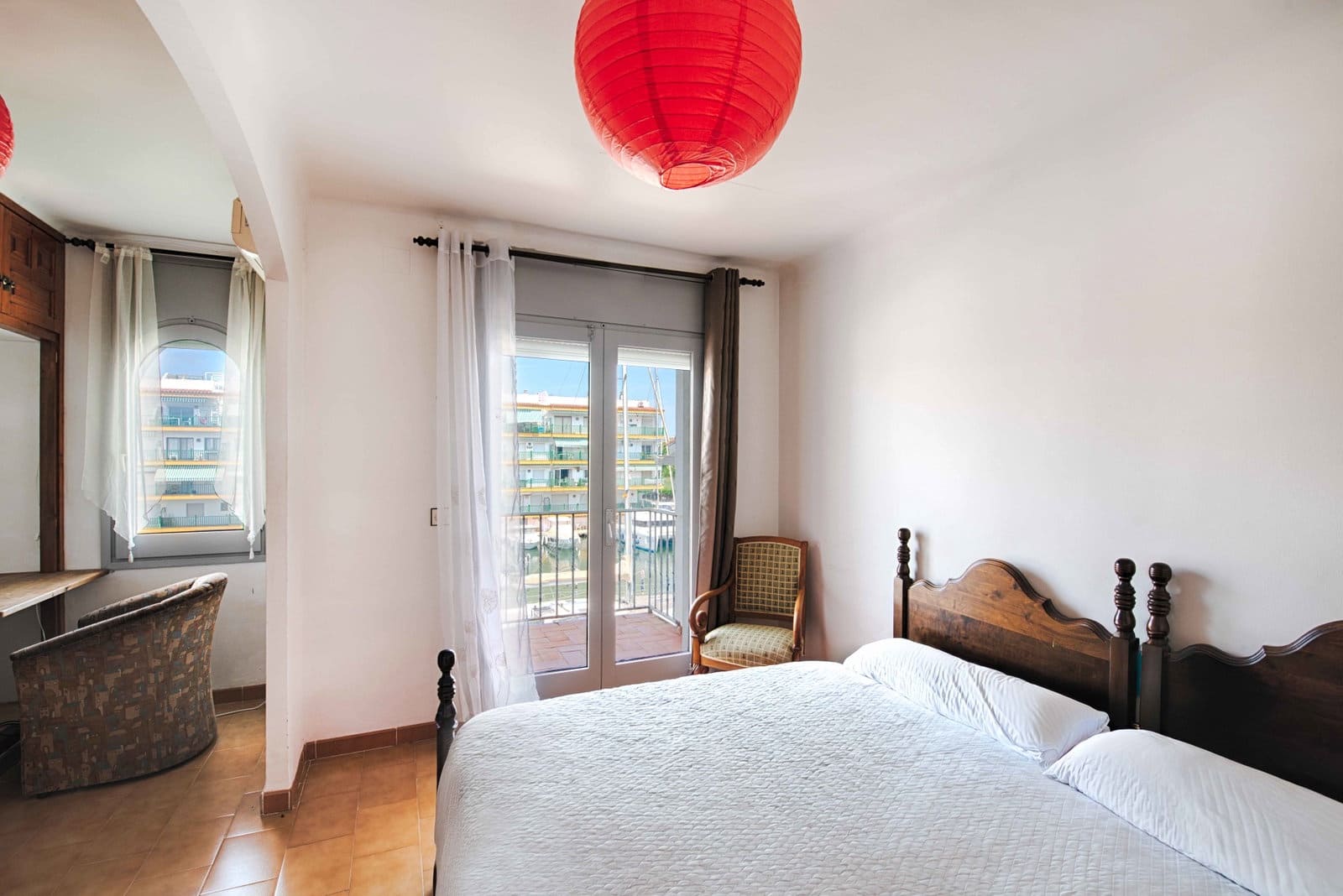 3 sovrum Radhus till salu i Empuriabrava med garage - 480 000 € (Ref: 9885298)