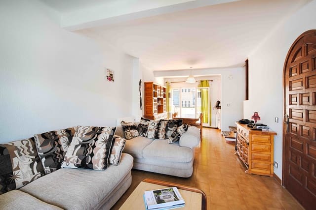 3 slaapkamer Rijtjeshuis te koop in Empuriabrava, Castelló d'Empúries met garage - € 480.000 (Ref: 9885298)