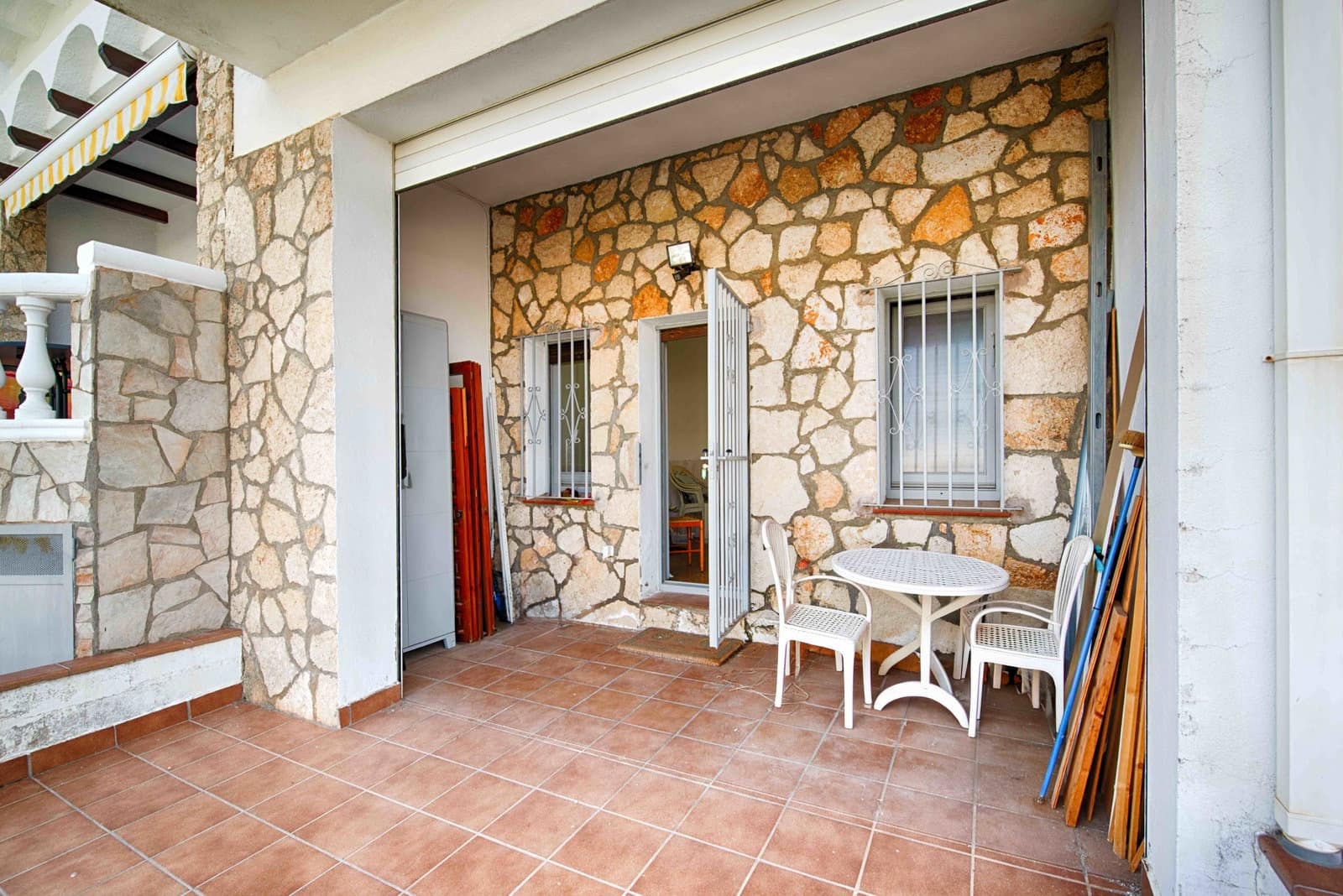 3 sovrum Radhus till salu i Empuriabrava med garage - 480 000 € (Ref: 9885298)