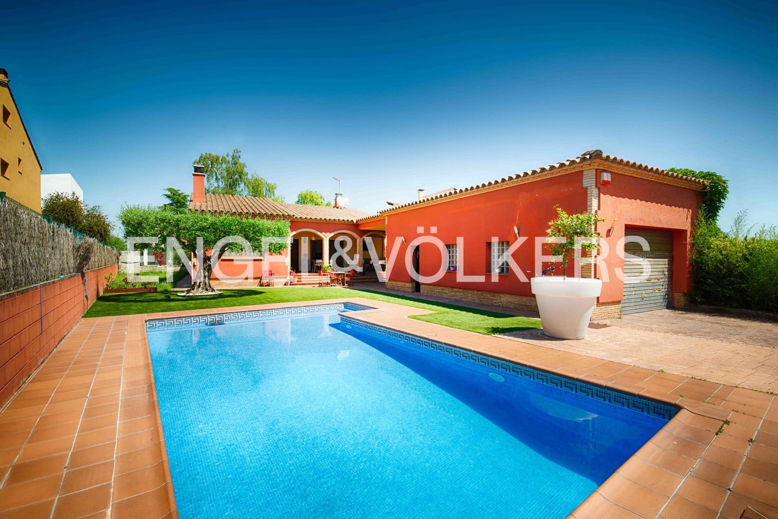4 sovrum Villa till salu i Navata med pool garage - 850 000 € (Ref: 9889319)