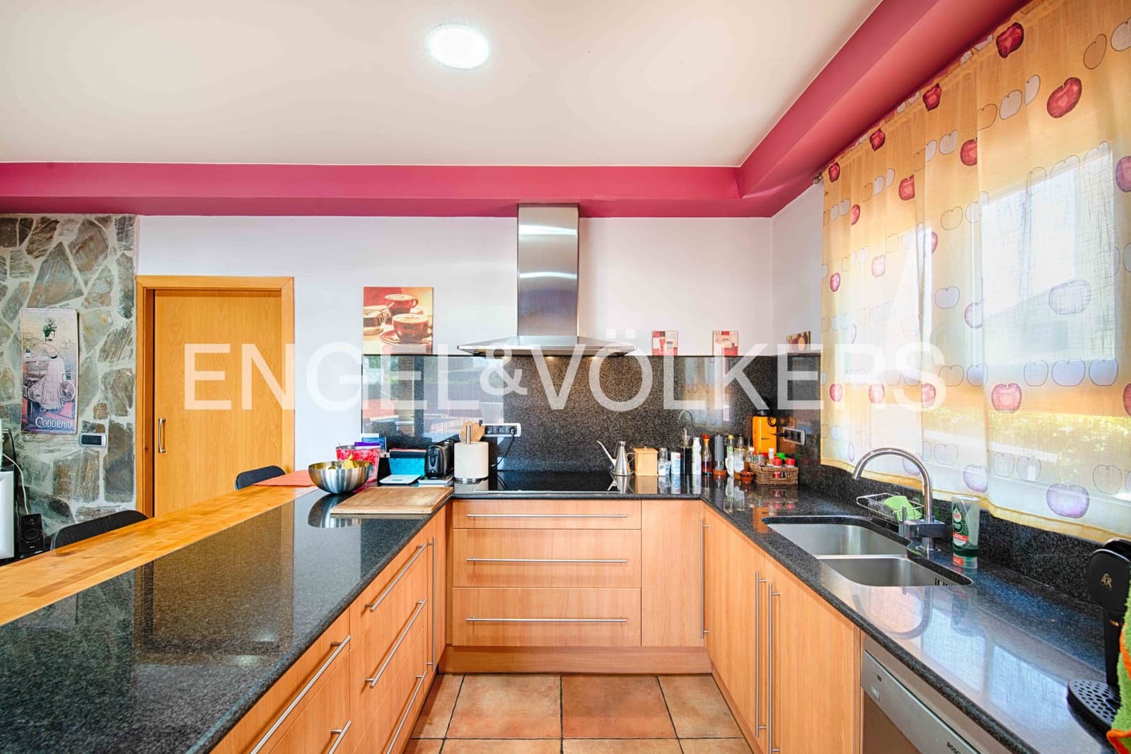 4 sovrum Villa till salu i Navata med pool garage - 850 000 € (Ref: 9889319)