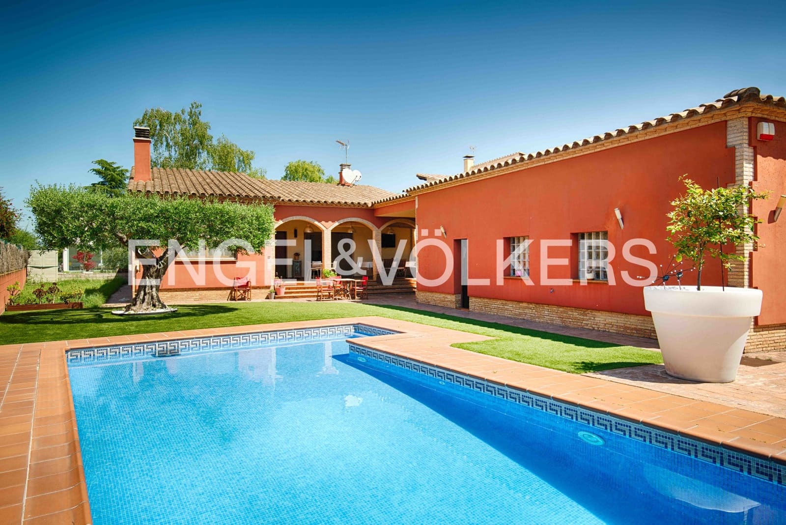4 sovrum Villa till salu i Navata med pool garage - 850 000 € (Ref: 9889319)