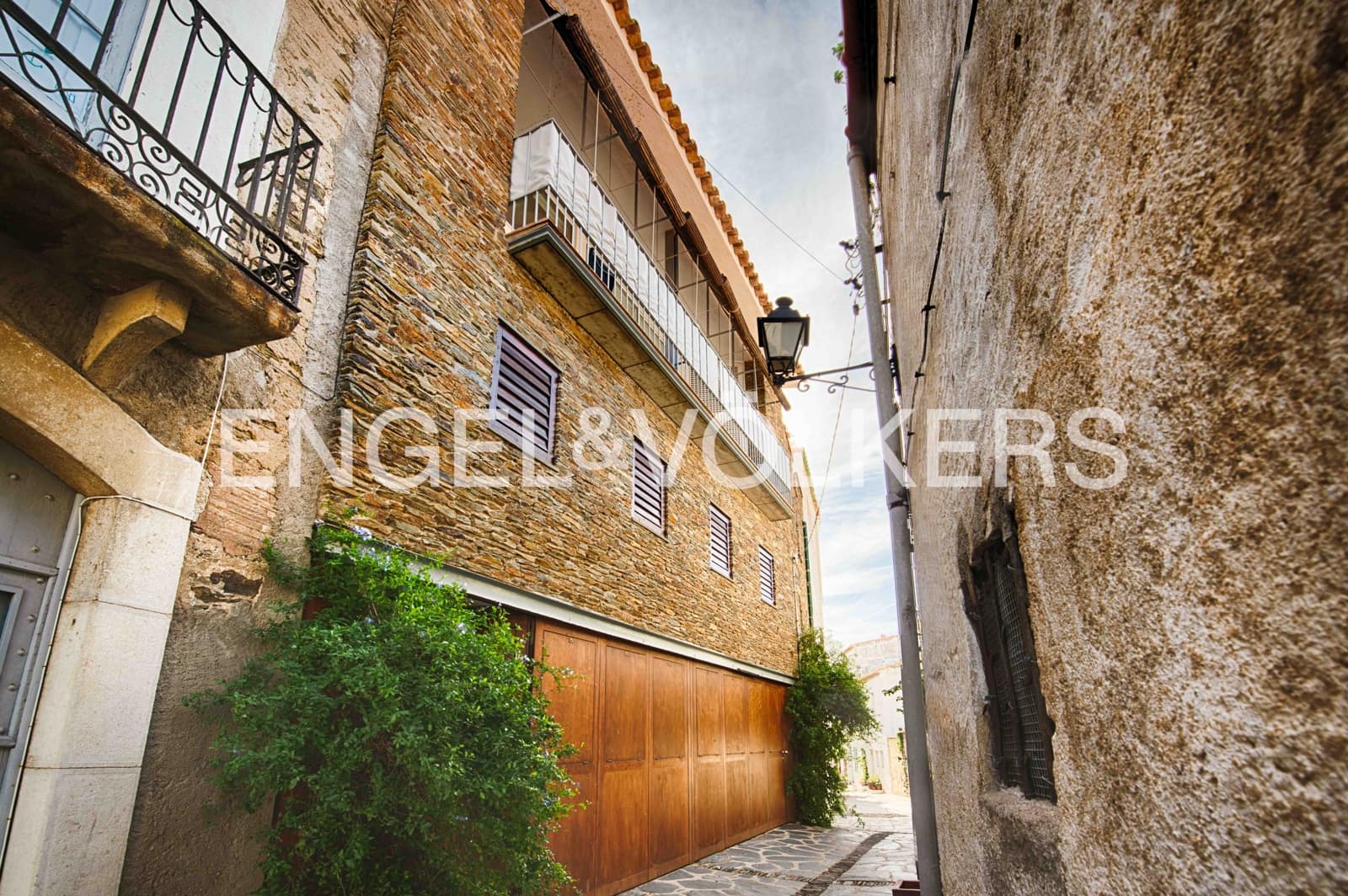 4 slaapkamer Rijtjeshuis te koop in Cadaques met garage - € 1.250.000 (Ref: 9890977)