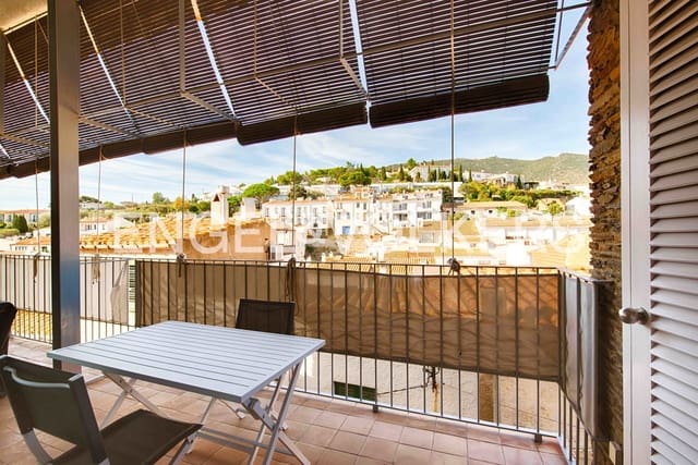 4 slaapkamer Rijtjeshuis te koop in Cadaqués met garage - € 1.095.000 (Ref: 9890977)