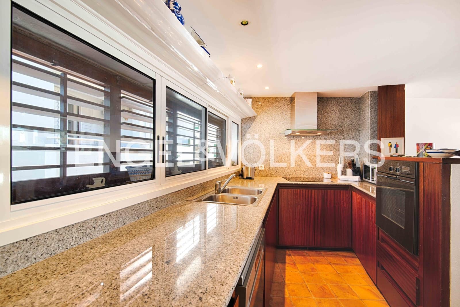 4 makuuhuone Rivitalo myytävänä paikassa Cadaques mukana 
autotalli - 1 095 000 € (Ref: 9890977)