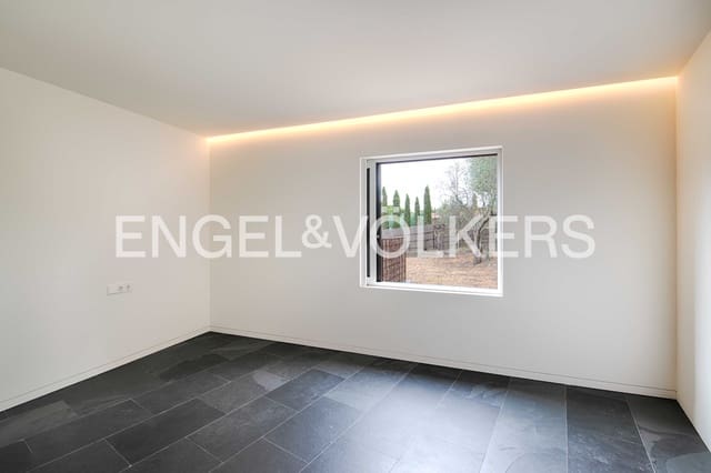 4 slaapkamer Villa te koop in Cadaqués - € 2.380.000 (Ref: 9891064)