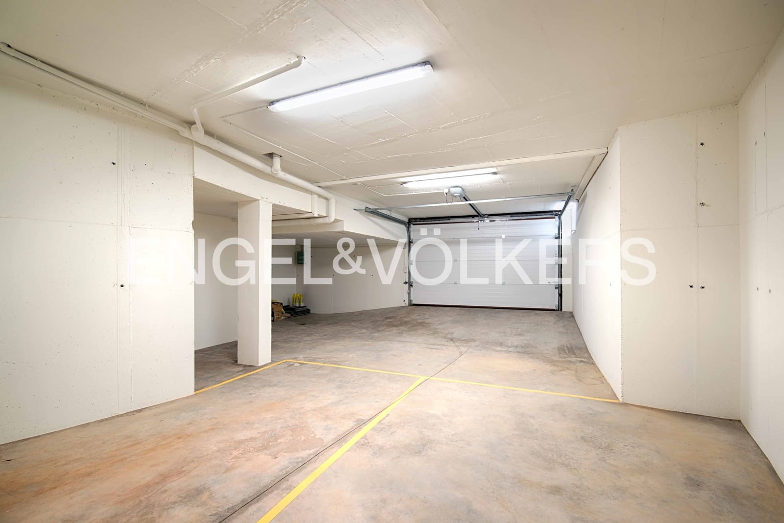 4 slaapkamer Villa te koop in Cadaques met garage - € 2.380.000 (Ref: 9891064)