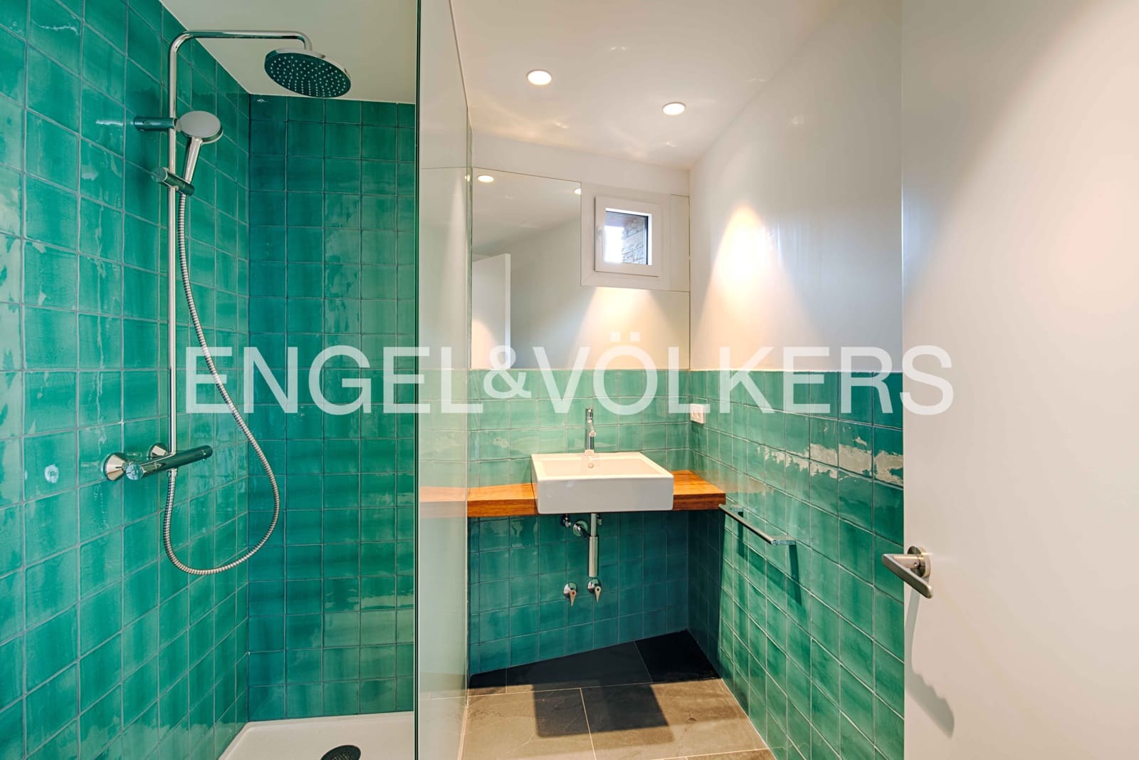 4 slaapkamer Villa te koop in Cadaques met garage - € 2.380.000 (Ref: 9891064)