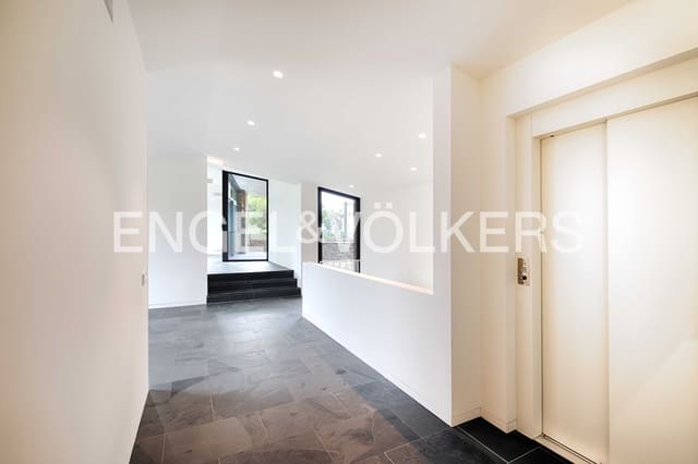 4 slaapkamer Villa te koop in Cadaqués - € 2.380.000 (Ref: 9891064)