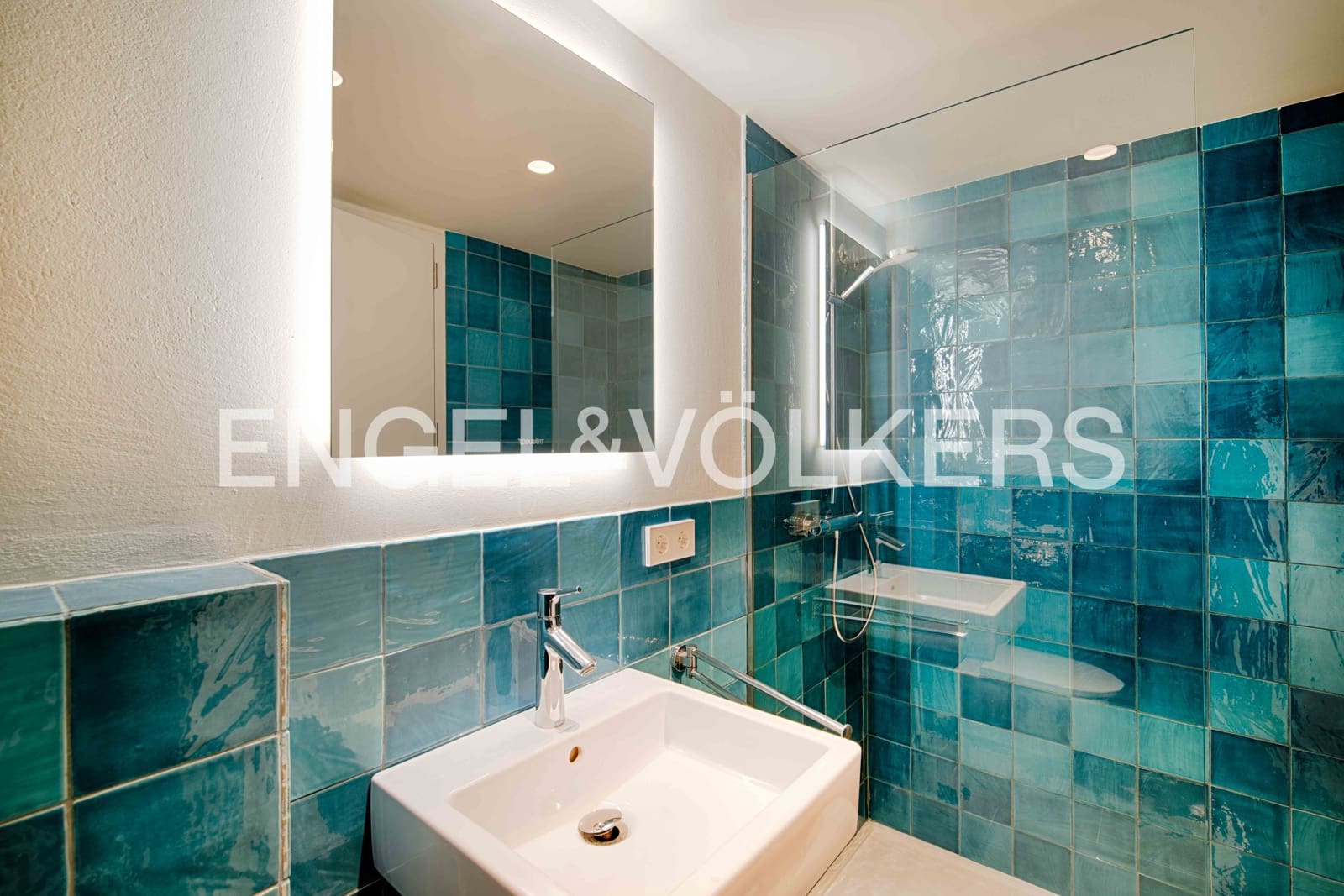 4 slaapkamer Villa te koop in Cadaques met garage - € 2.380.000 (Ref: 9891064)
