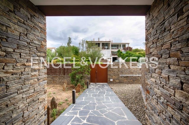 4 slaapkamer Villa te koop in Cadaqués - € 2.380.000 (Ref: 9891064)