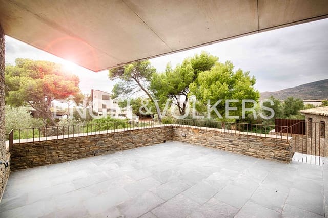 4 slaapkamer Villa te koop in Cadaqués - € 2.380.000 (Ref: 9891064)