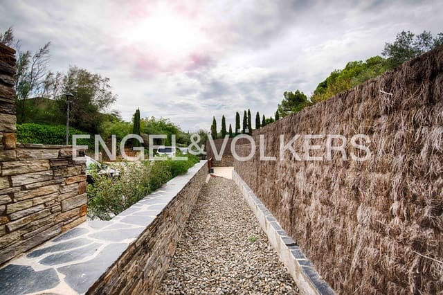 4 slaapkamer Villa te koop in Cadaqués - € 2.380.000 (Ref: 9891064)