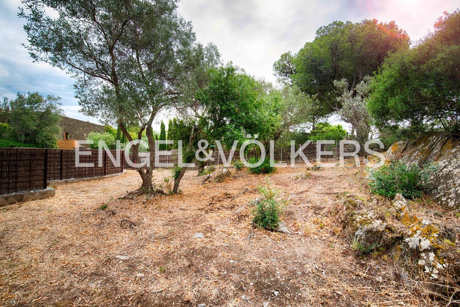 4 slaapkamer Villa te koop in Cadaques met garage - € 2.380.000 (Ref: 9891064)