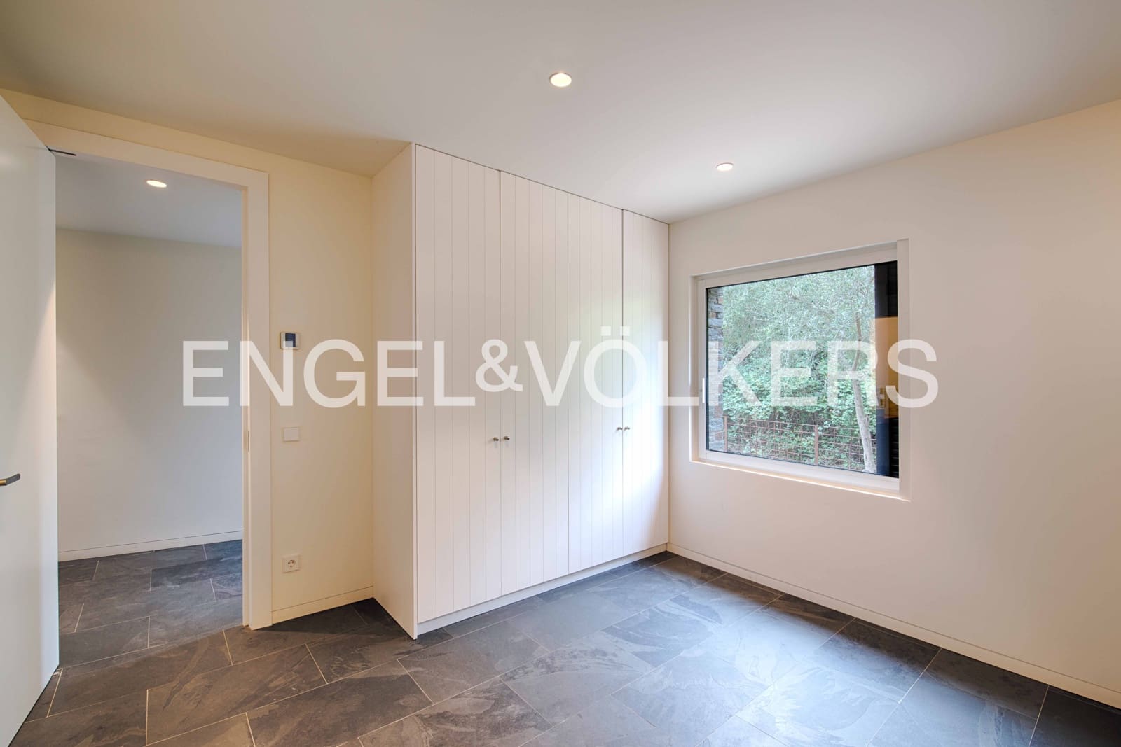 5 slaapkamer Villa te koop in Cadaques met garage - € 2.760.000 (Ref: 9891065)