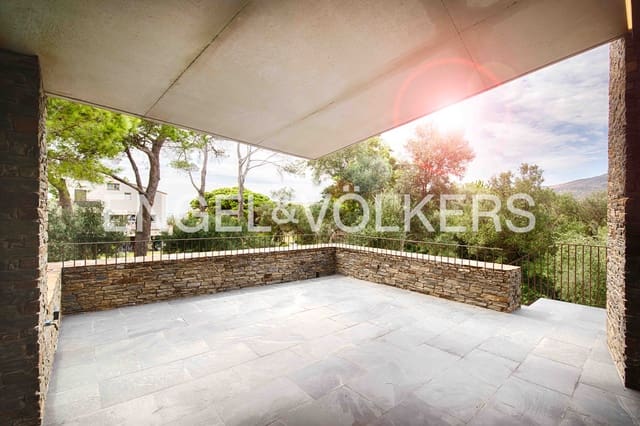 5 slaapkamer Villa te koop in Cadaqués - € 2.760.000 (Ref: 9891065)