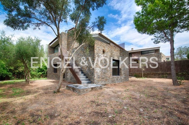 5 slaapkamer Villa te koop in Cadaqués - € 2.760.000 (Ref: 9891065)
