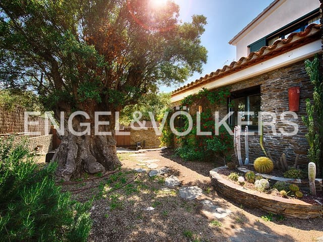 7 sypialnia Willa na sprzedaż w Cadaqués z basenem garażem - 2 750 000 € (Ref: 9891234)