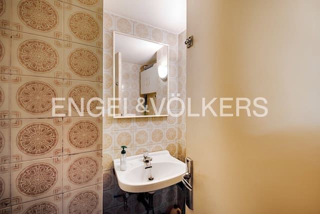 3 slaapkamer Rijtjeshuis te koop in Figueres - € 180.000 (Ref: 9895180)
