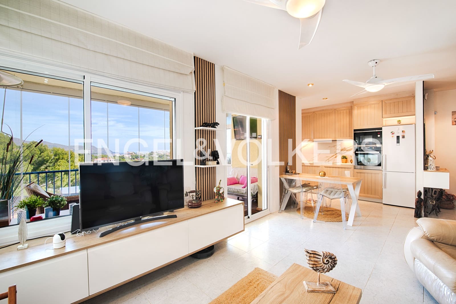 2 soveværelse Lejlighed til salg i Llanca - € 380.000 (Ref: 9902018)