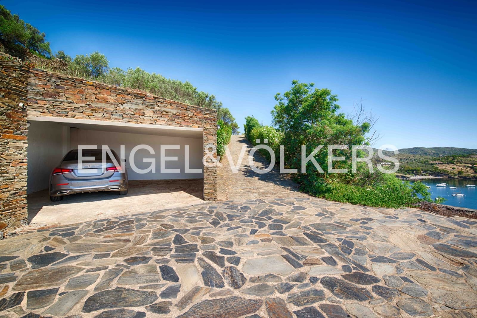 Finca/Casa Rural de 14 habitaciones en Cadaqués en venta con garaje - 9.000.000 € (Ref: 9902363)