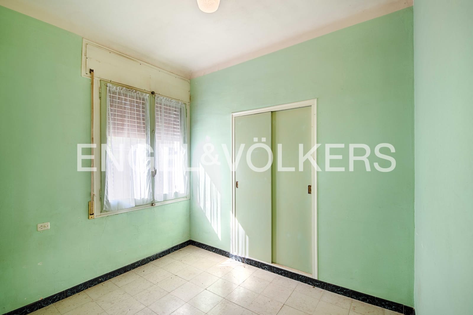 10 quarto Quinta/Casa Rural para venda em Rabos com garagem - 830 000 € (Ref: 9905274)