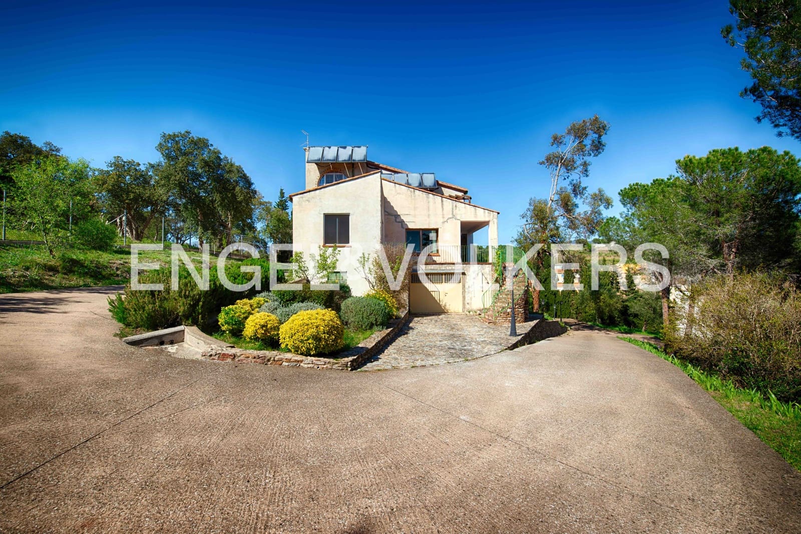 10 quarto Quinta/Casa Rural para venda em Rabos com garagem - 830 000 € (Ref: 9905274)