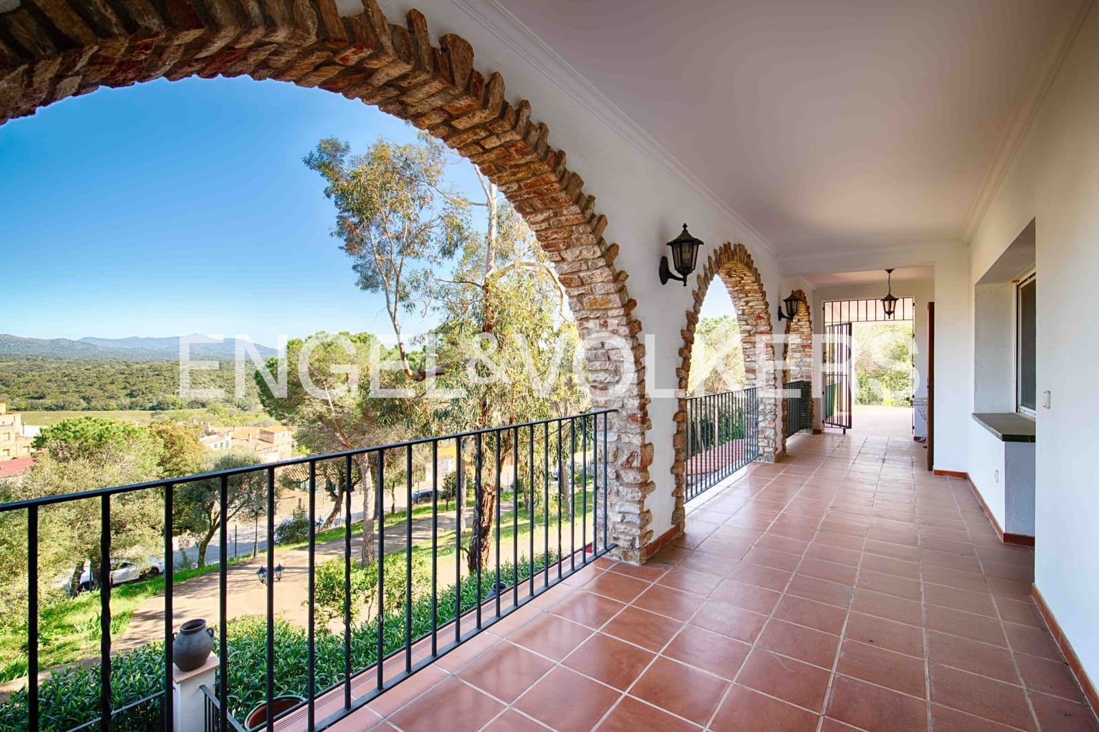 10 quarto Quinta/Casa Rural para venda em Rabos com garagem - 830 000 € (Ref: 9905274)