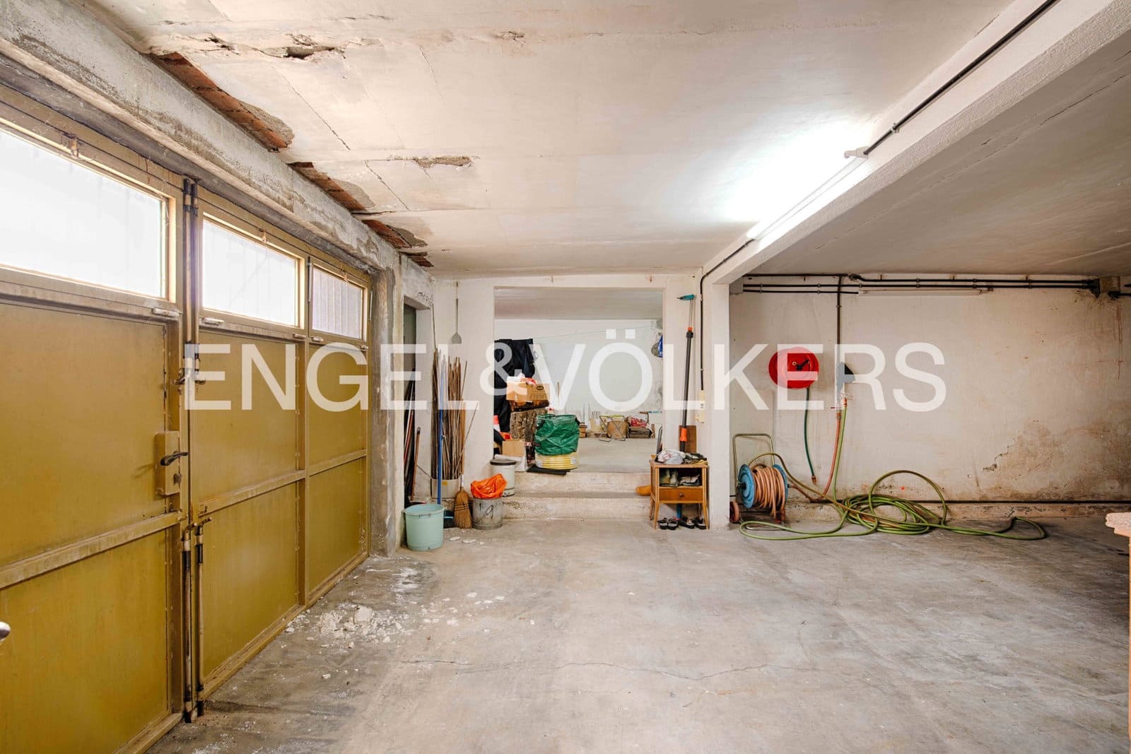 10 soveværelse Finca/Landehus til salg i Rabos med garage - € 830.000 (Ref: 9905274)