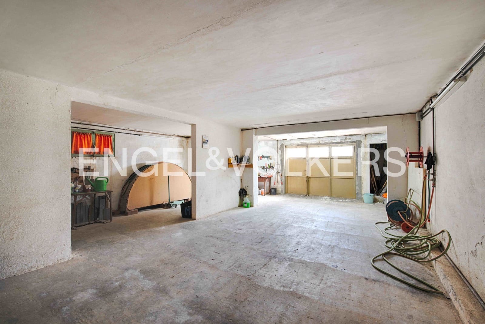 10 soveværelse Finca/Landehus til salg i Rabos med garage - € 830.000 (Ref: 9905274)