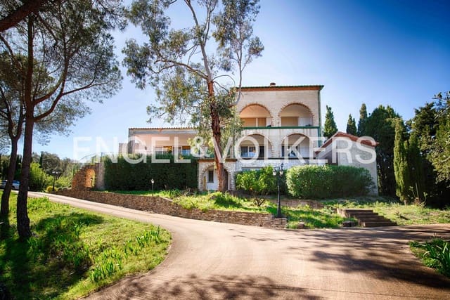 Finca/Casa Rural de 10 habitaciones en Rabós en venta con garaje - 830.000 € (Ref: 9905274)