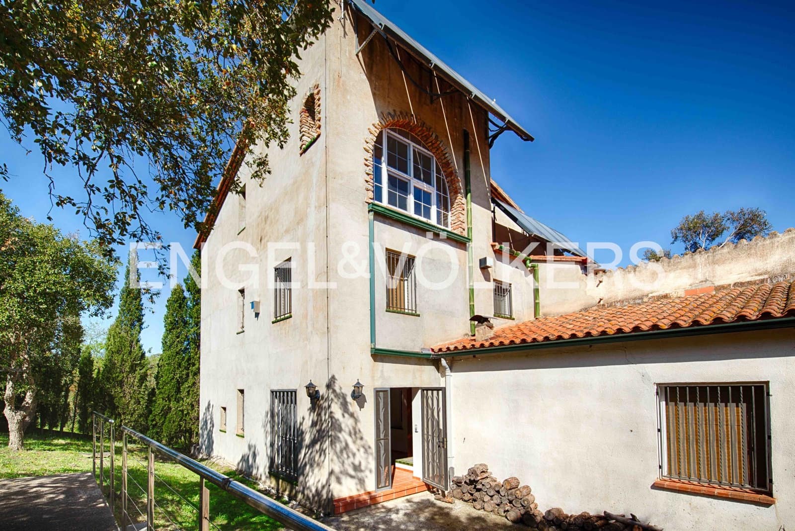 10 soveværelse Finca/Landehus til salg i Rabos med garage - € 830.000 (Ref: 9905274)