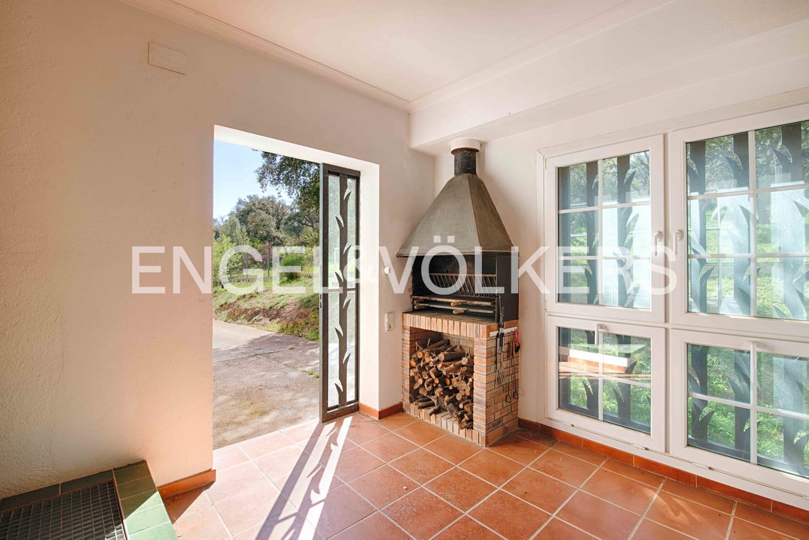 10 soveværelse Finca/Landehus til salg i Rabos med garage - € 830.000 (Ref: 9905274)