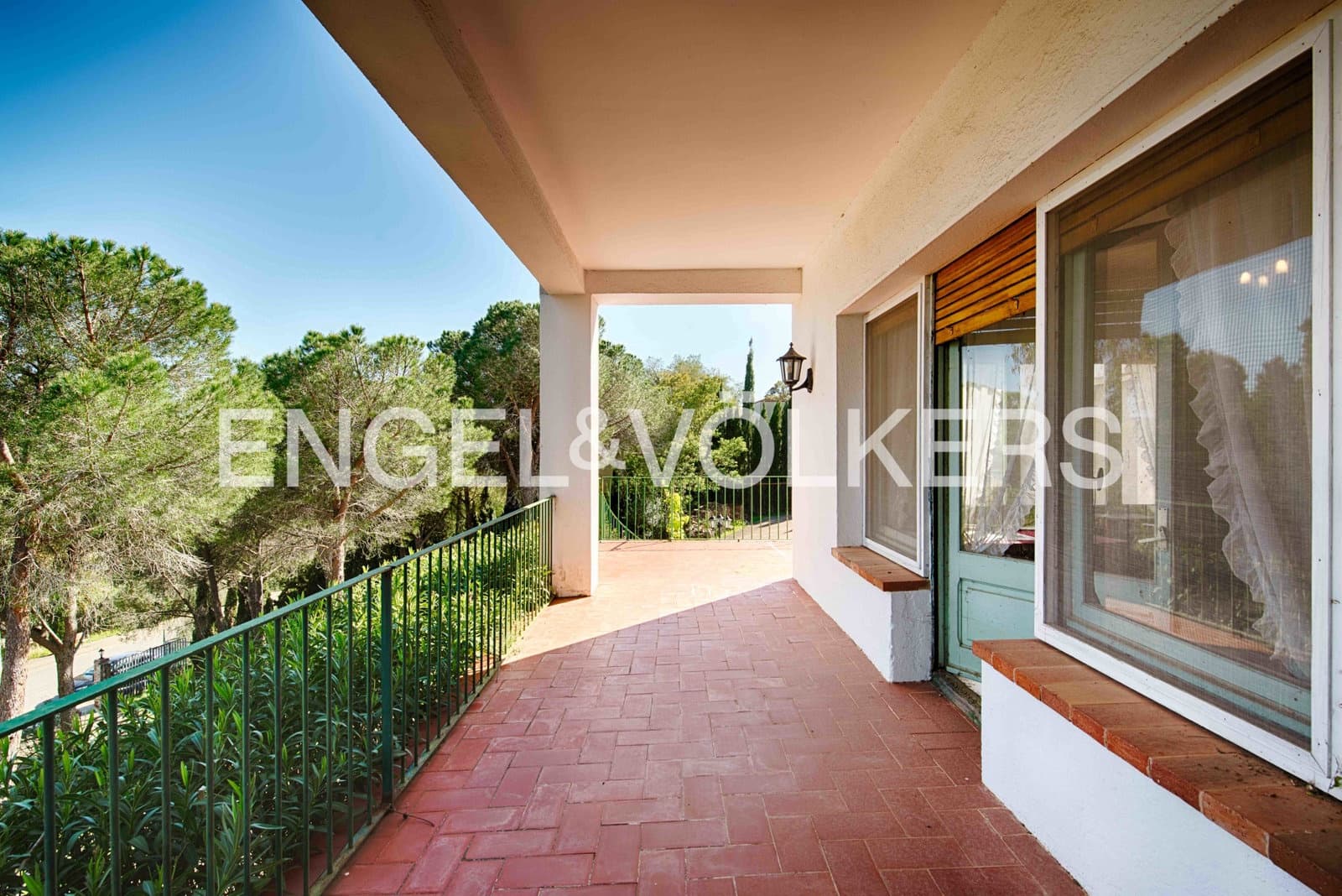 10 soveværelse Finca/Landehus til salg i Rabos med garage - € 830.000 (Ref: 9905274)