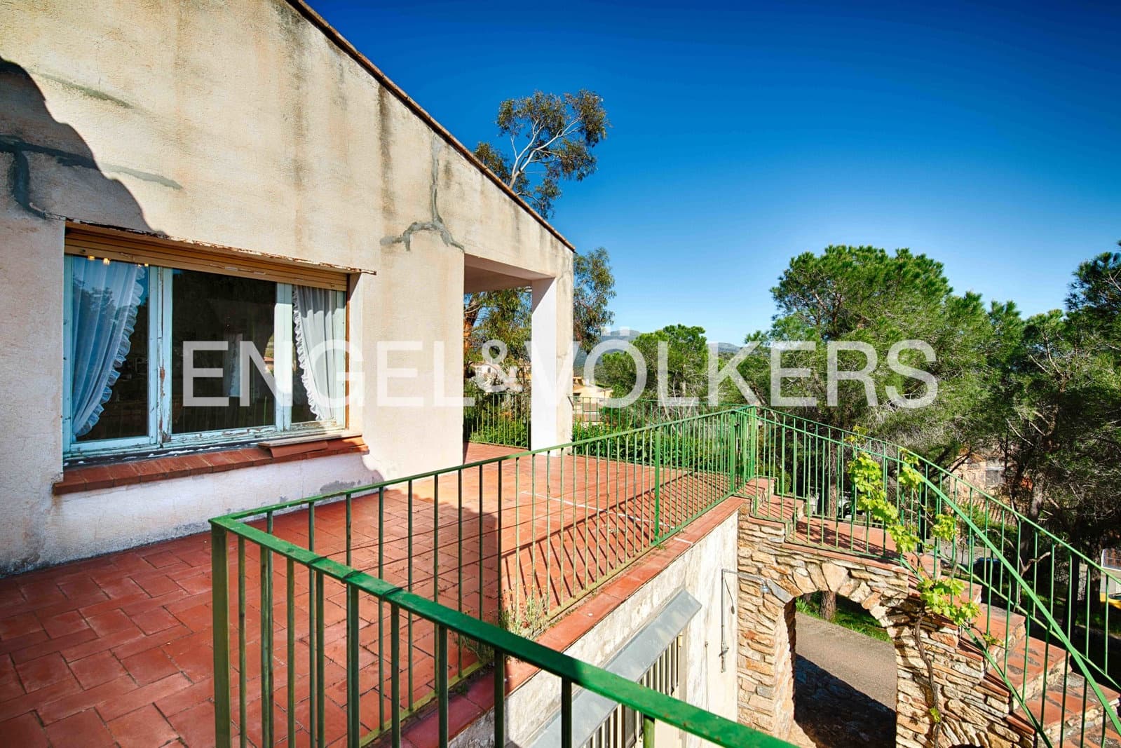 10 soveværelse Finca/Landehus til salg i Rabos med garage - € 830.000 (Ref: 9905274)