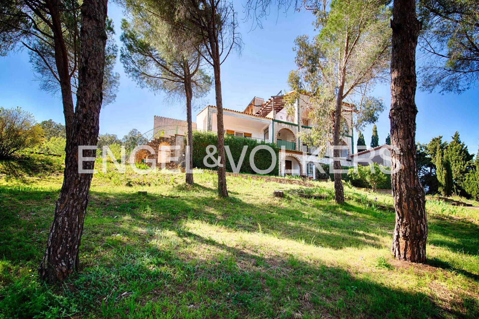 10 soveværelse Finca/Landehus til salg i Rabos med garage - € 830.000 (Ref: 9905274)