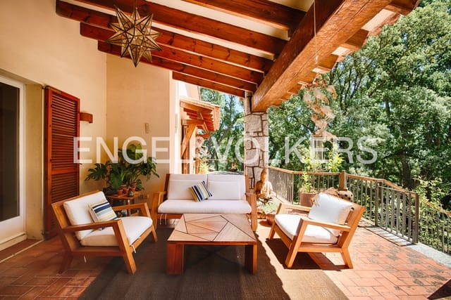 Chalet de 5 habitaciones en Maçanet de Cabrenys en venta con piscina garaje - 760.000 € (Ref: 9911551)
