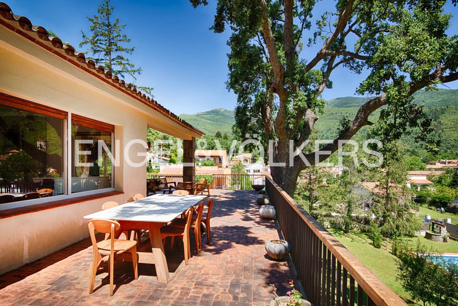 5 quarto Moradia para venda em Macanet de Cabrenys com piscina garagem - 760 000 € (Ref: 9911551)