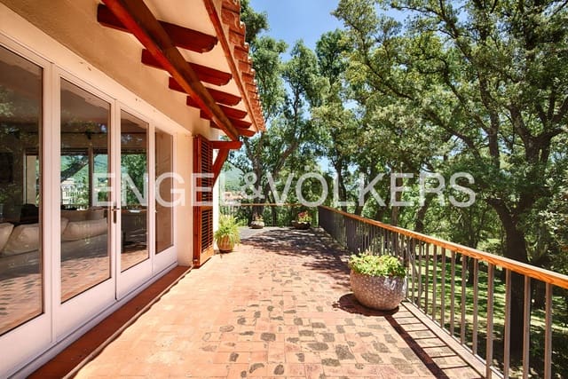 Chalet de 5 habitaciones en Maçanet de Cabrenys en venta con piscina garaje - 760.000 € (Ref: 9911551)