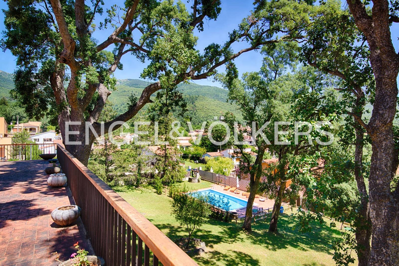 5 quarto Moradia para venda em Macanet de Cabrenys com piscina garagem - 760 000 € (Ref: 9911551)