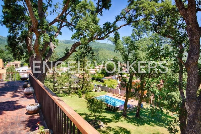 Chalet de 5 habitaciones en Maçanet de Cabrenys en venta con piscina garaje - 760.000 € (Ref: 9911551)