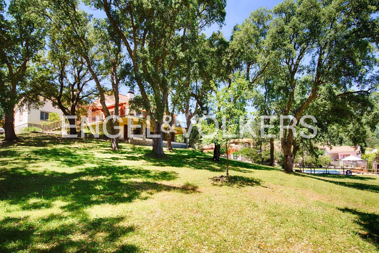 5 quarto Moradia para venda em Macanet de Cabrenys com piscina garagem - 760 000 € (Ref: 9911551)