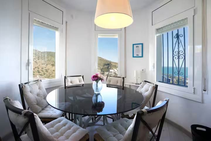 4 bedroom Villa for sale in Roses with pool - € 589,000 (Ref: 9911758)