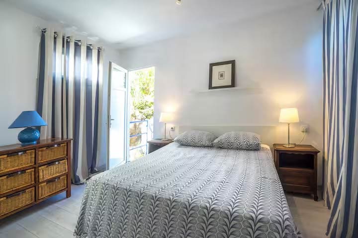 4 bedroom Villa for sale in Roses with pool - € 589,000 (Ref: 9911758)