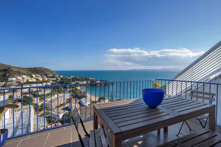 4 bedroom Villa for sale in Roses with pool - € 589,000 (Ref: 9911758)