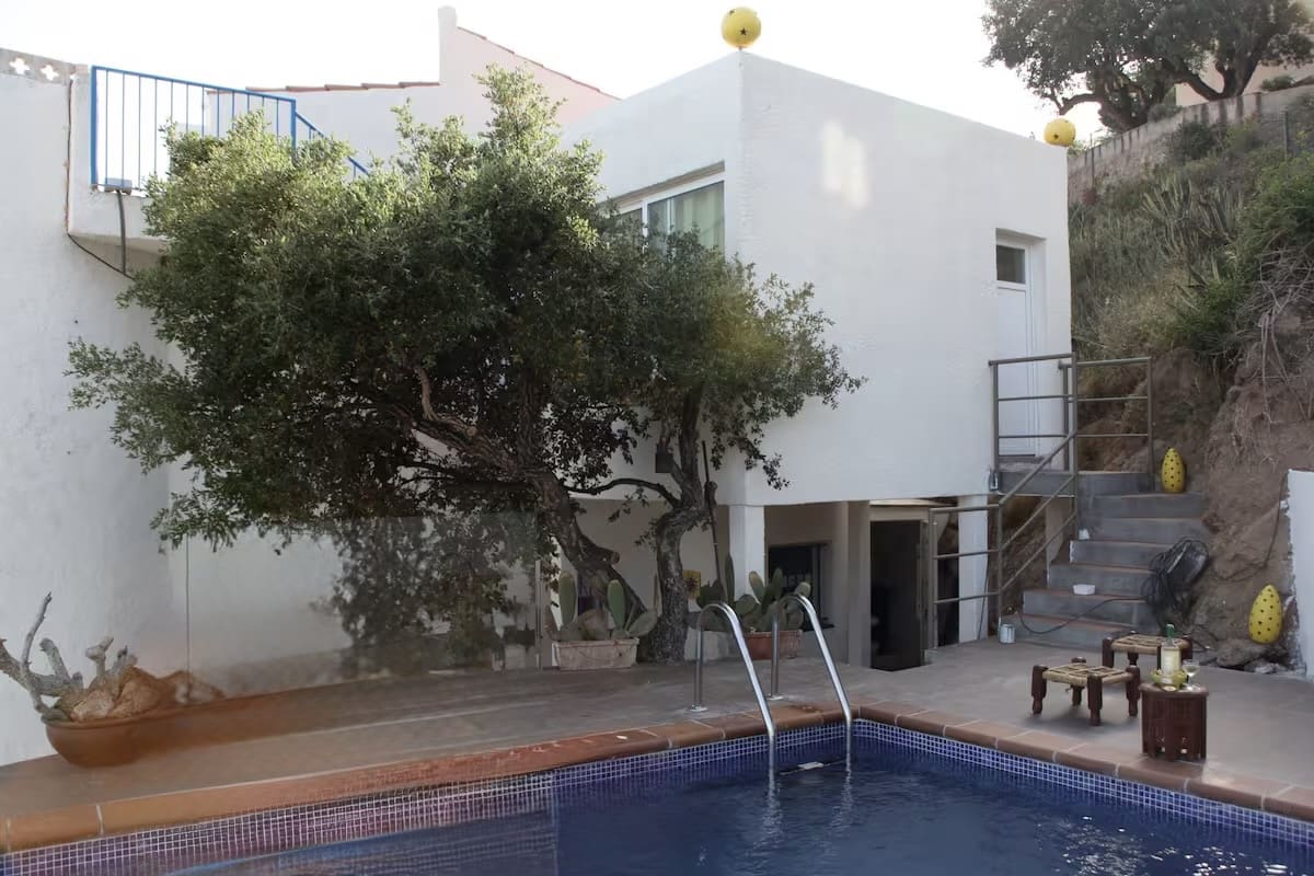 4 bedroom Villa for sale in Roses with pool - € 589,000 (Ref: 9911758)