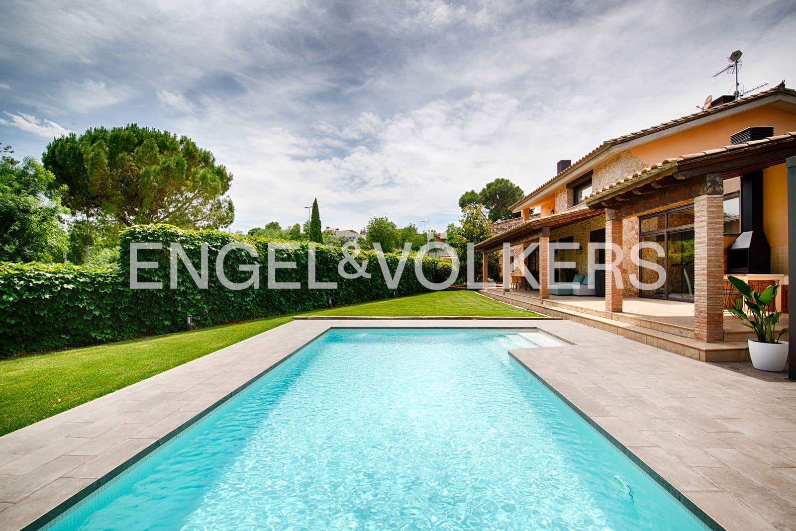 5 quarto Quinta/Casa Rural para venda em Siurana com piscina garagem - 1 690 000 € (Ref: 9911981)