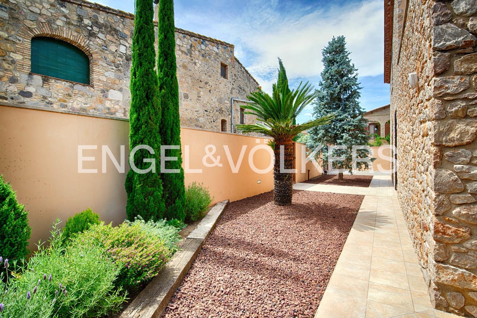 5 quarto Quinta/Casa Rural para venda em Siurana com piscina garagem - 1 690 000 € (Ref: 9911981)
