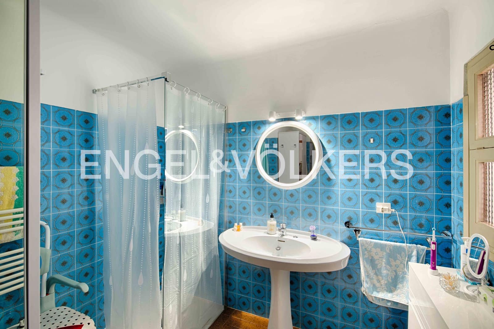 6 bedroom Townhouse for sale in Darnius with garage - € 580,000 (Ref: 9925159)