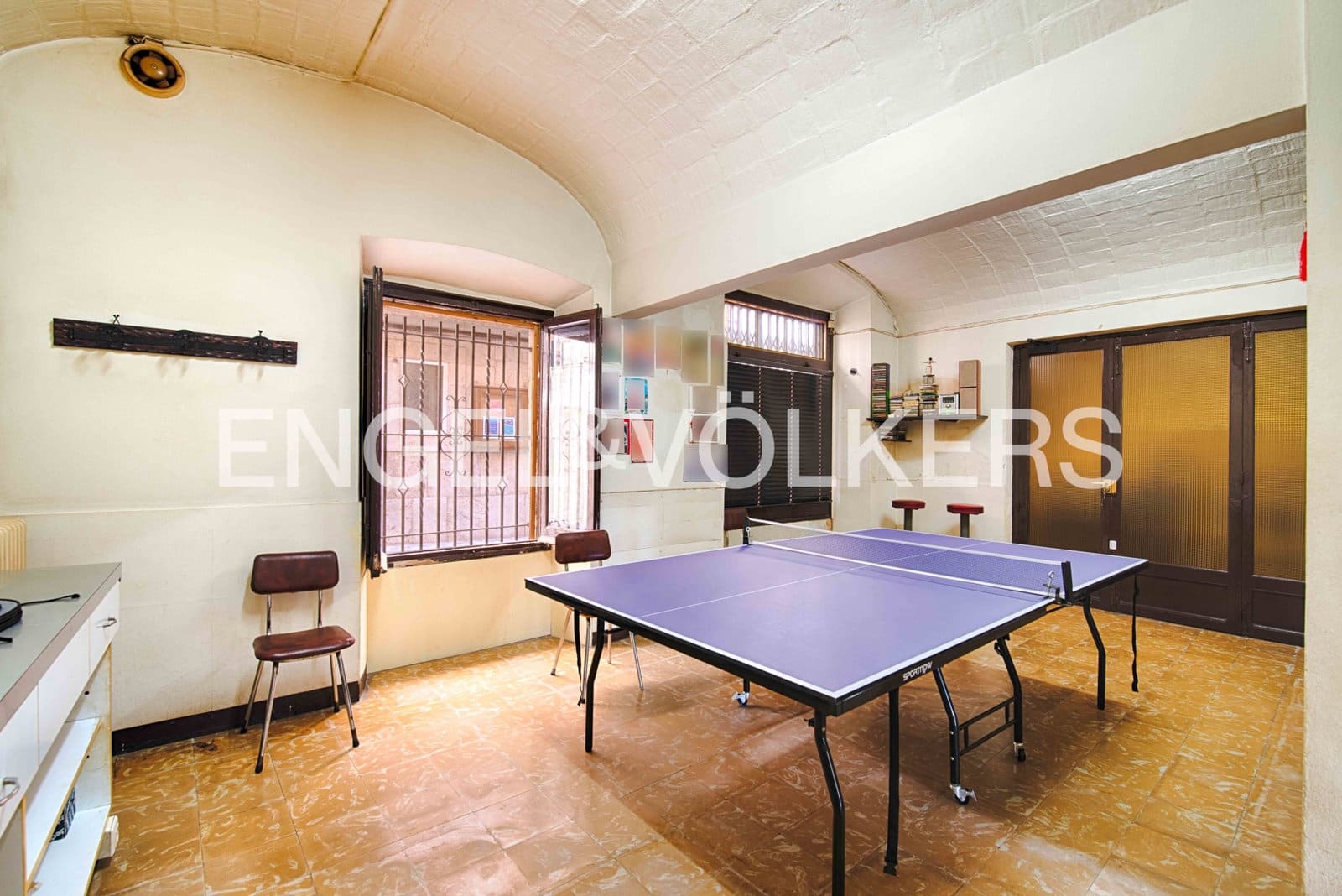 6 bedroom Townhouse for sale in Darnius with garage - € 580,000 (Ref: 9925159)